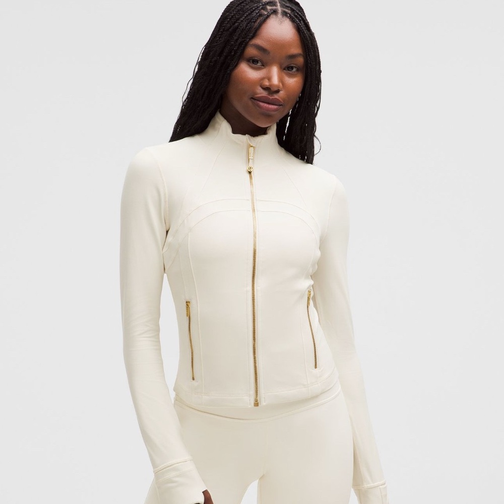 NWT Lululemon Define Cropped Jacket Size 2 Ivory Gold - Picture 4 of 5